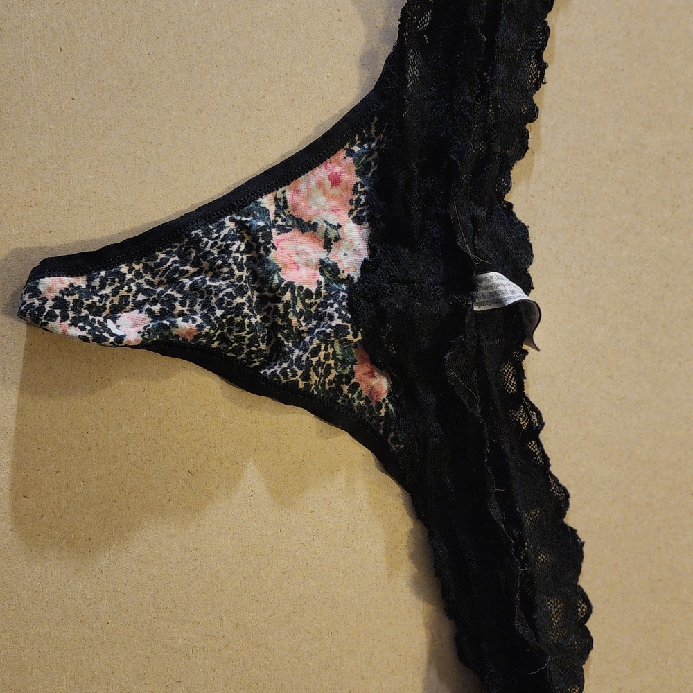Victoria's Secret Black and Pink Lace Panty